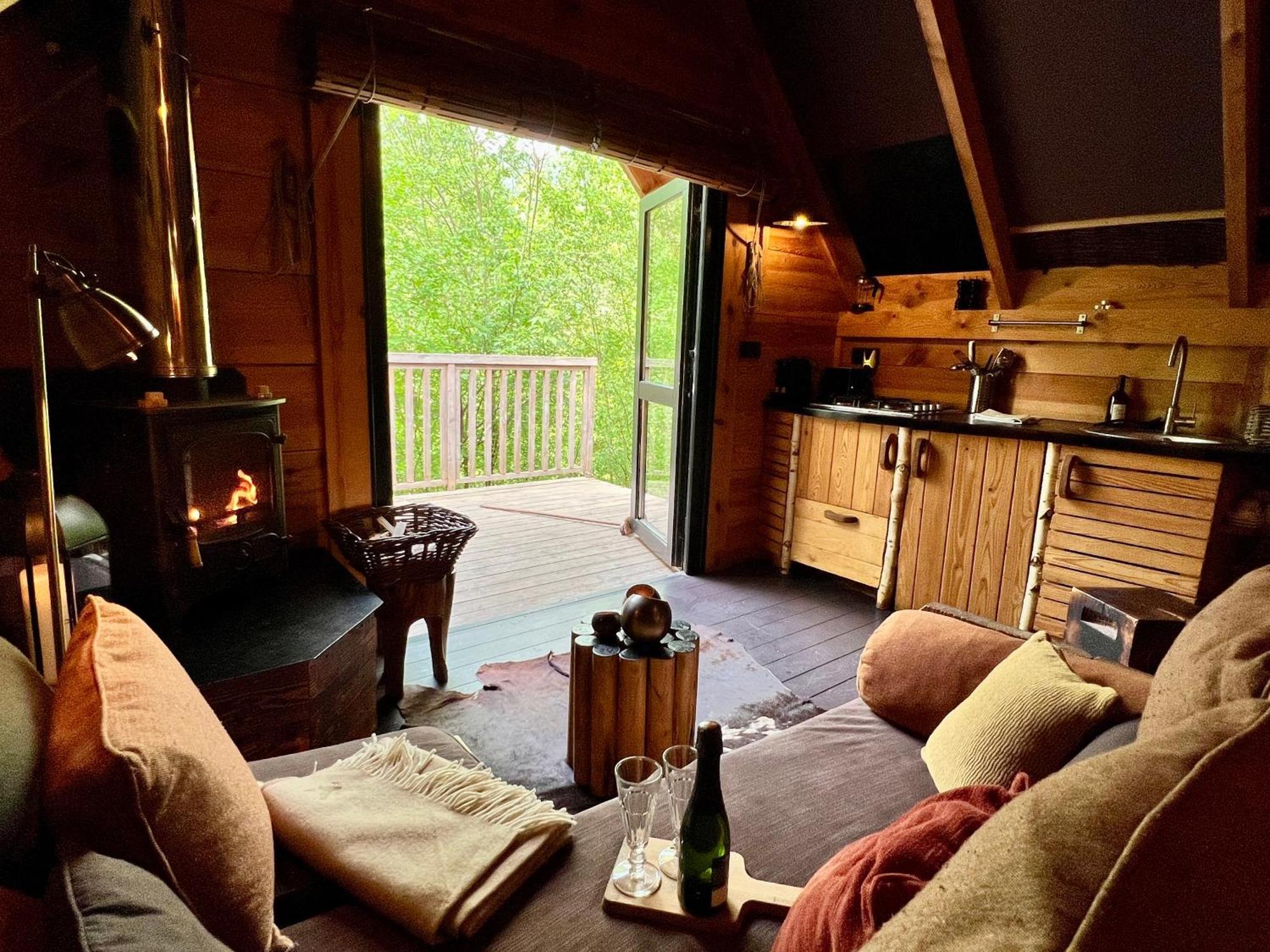 Les Cabanes De Rensiwez Mabompre Exteriör bild