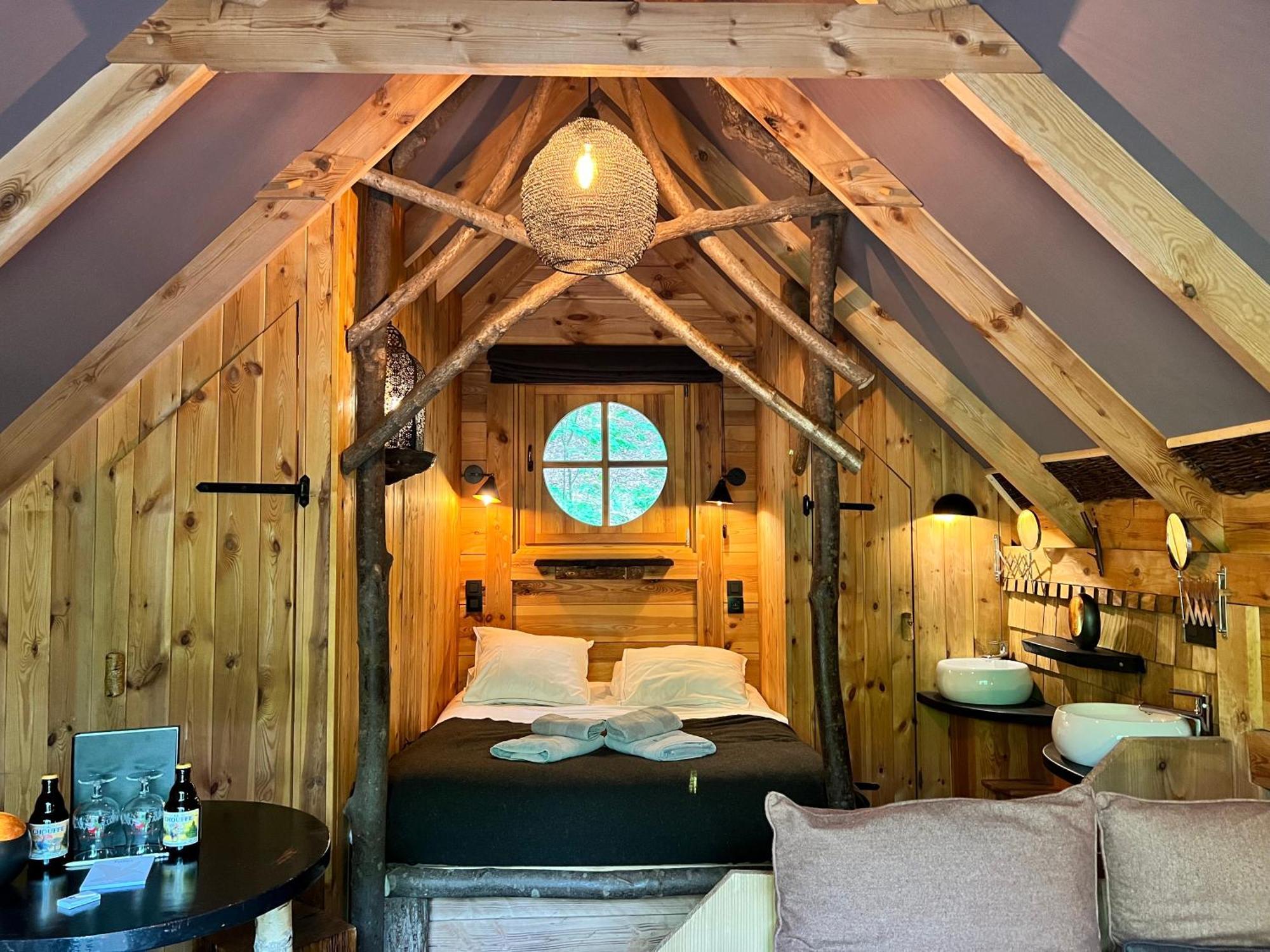Les Cabanes De Rensiwez Mabompre Exteriör bild