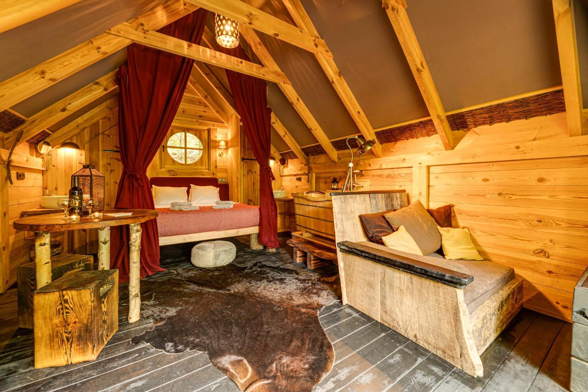 Les Cabanes De Rensiwez Mabompre Exteriör bild