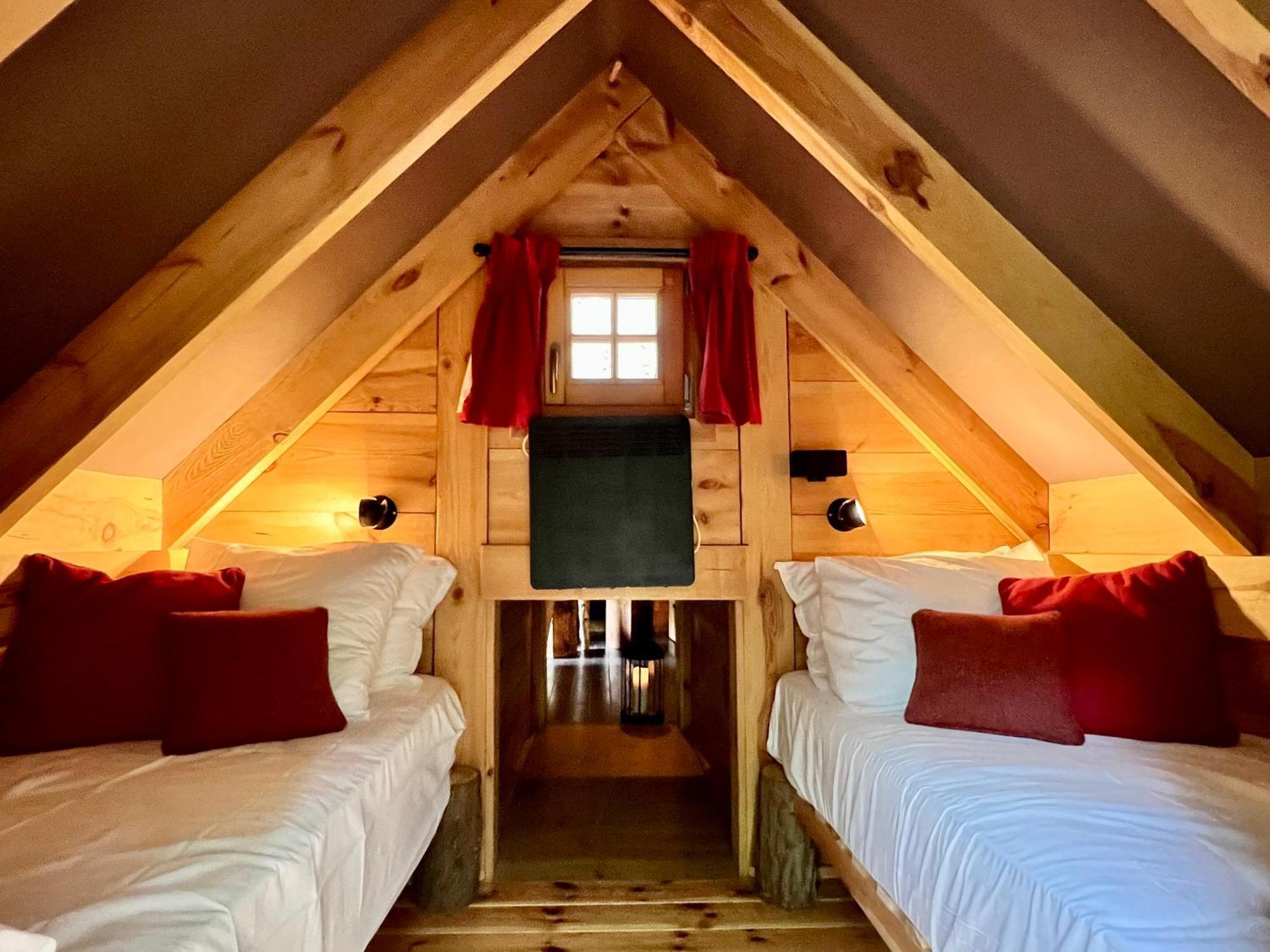 Les Cabanes De Rensiwez Mabompre Exteriör bild