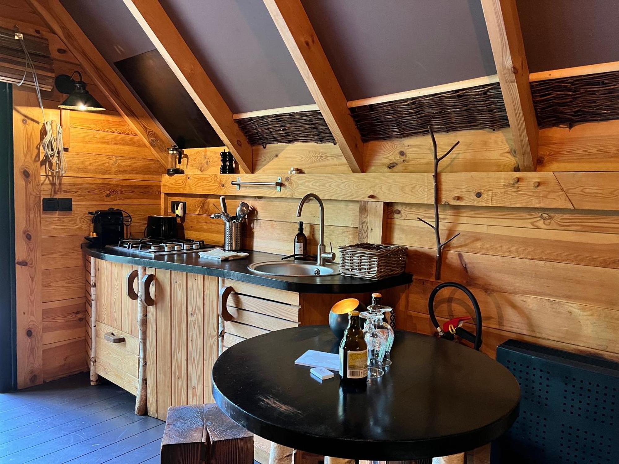 Les Cabanes De Rensiwez Mabompre Exteriör bild