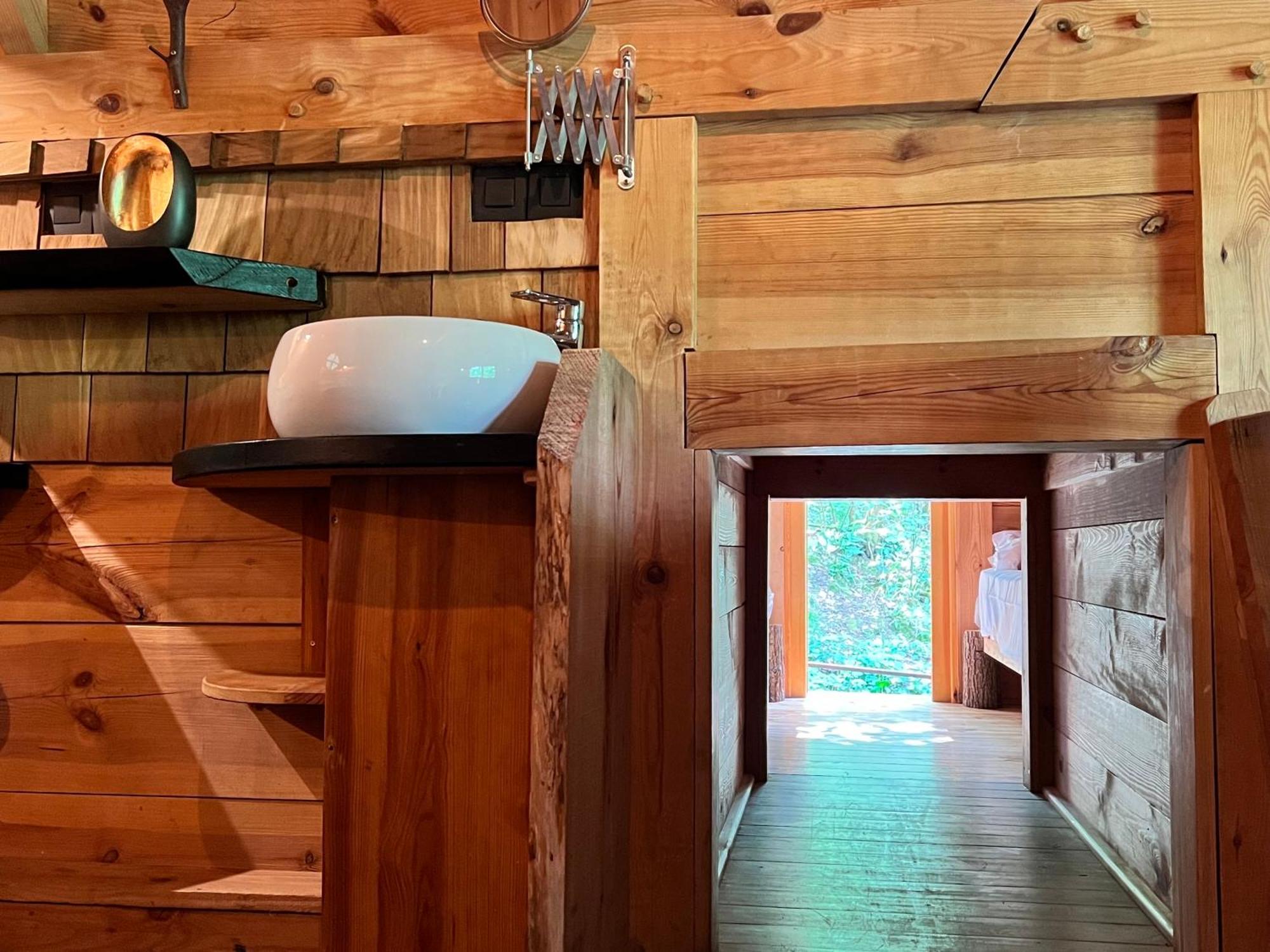 Les Cabanes De Rensiwez Mabompre Exteriör bild