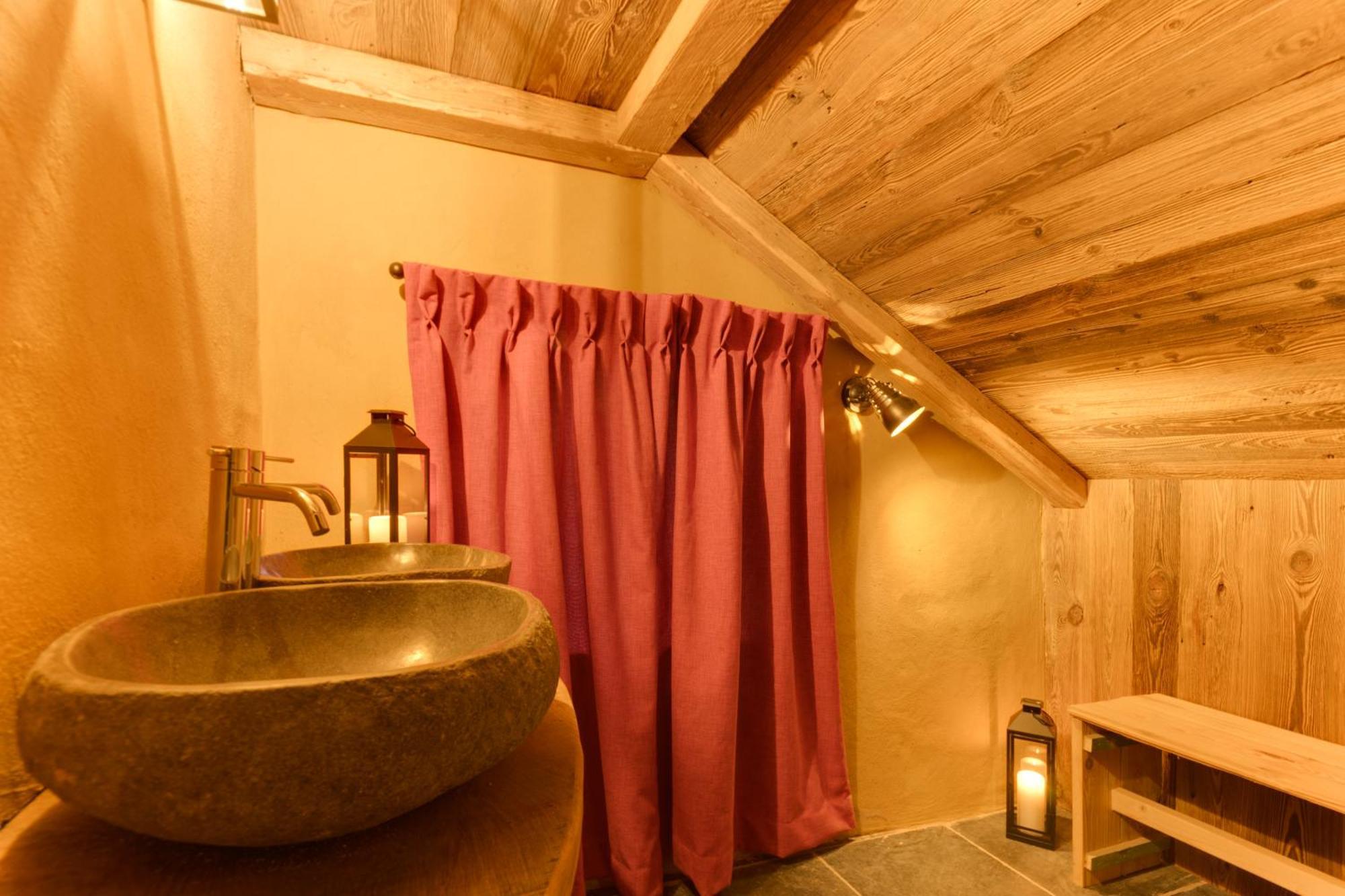 Les Cabanes De Rensiwez Mabompre Exteriör bild
