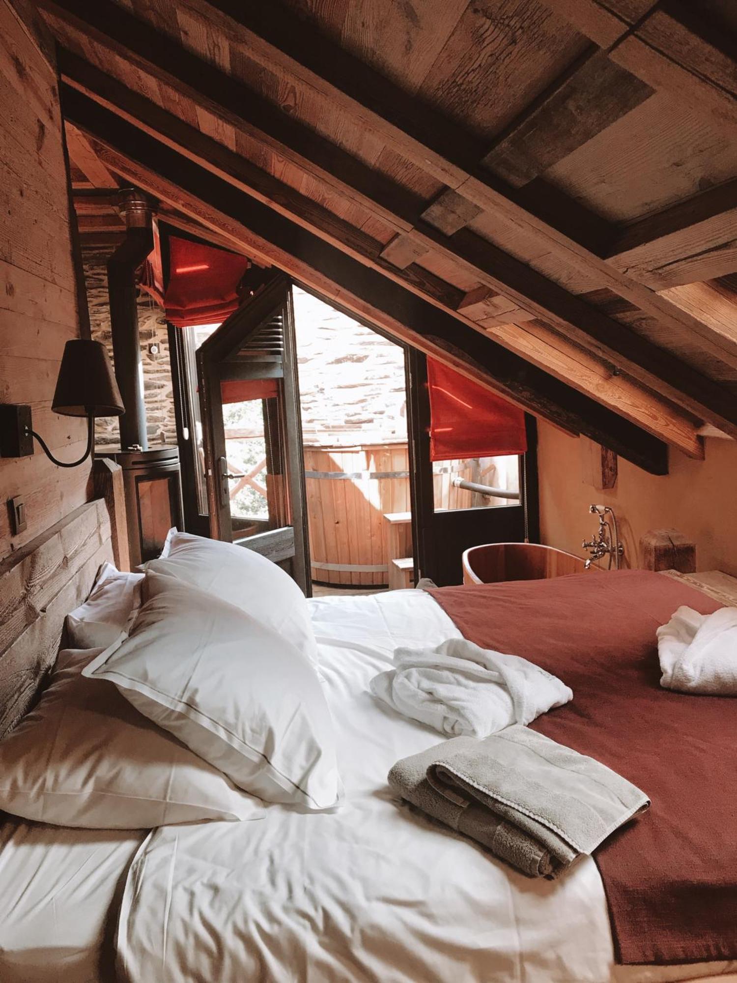 Les Cabanes De Rensiwez Mabompre Exteriör bild