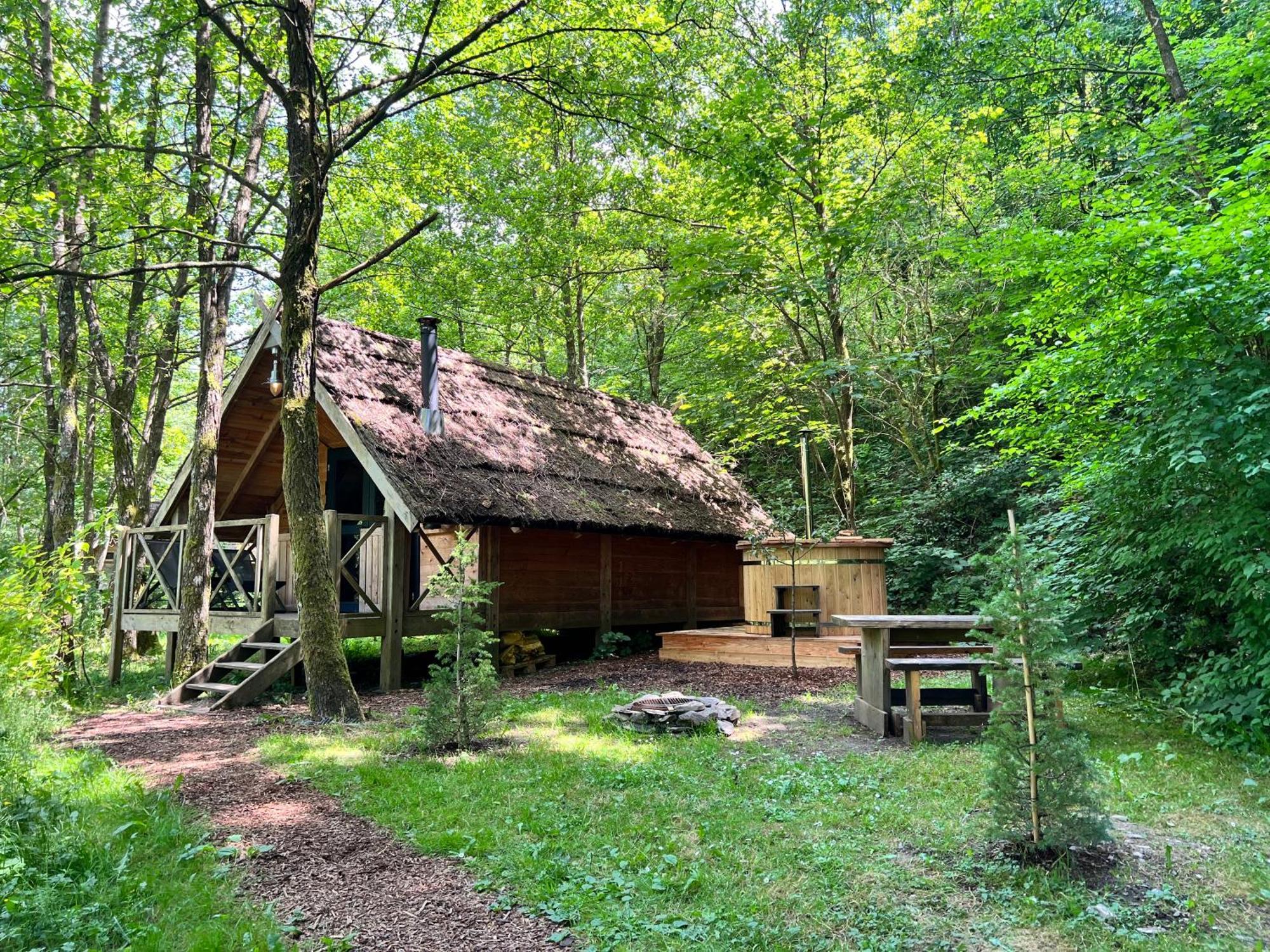 Les Cabanes De Rensiwez Mabompre Exteriör bild