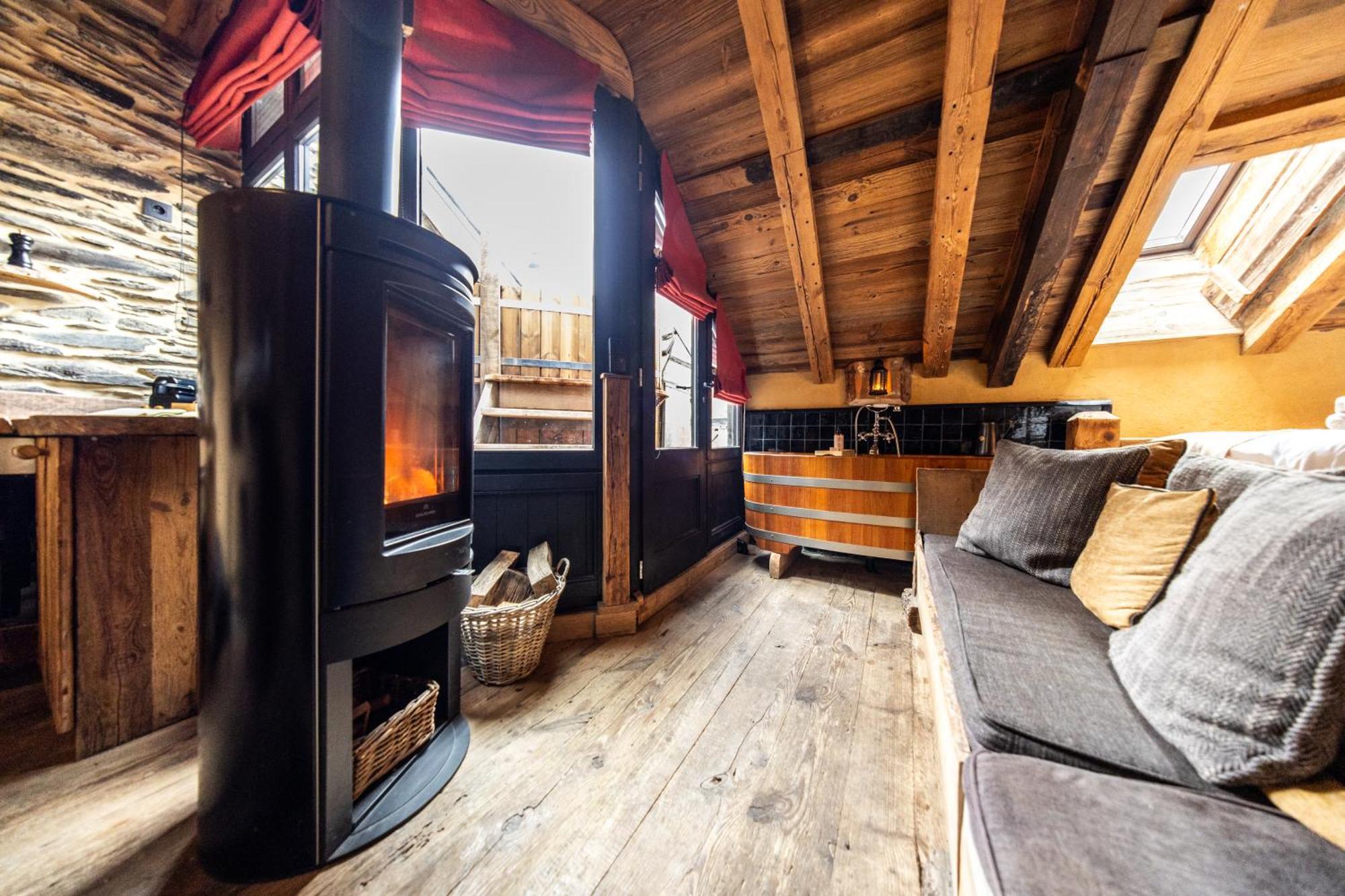 Les Cabanes De Rensiwez Mabompre Exteriör bild