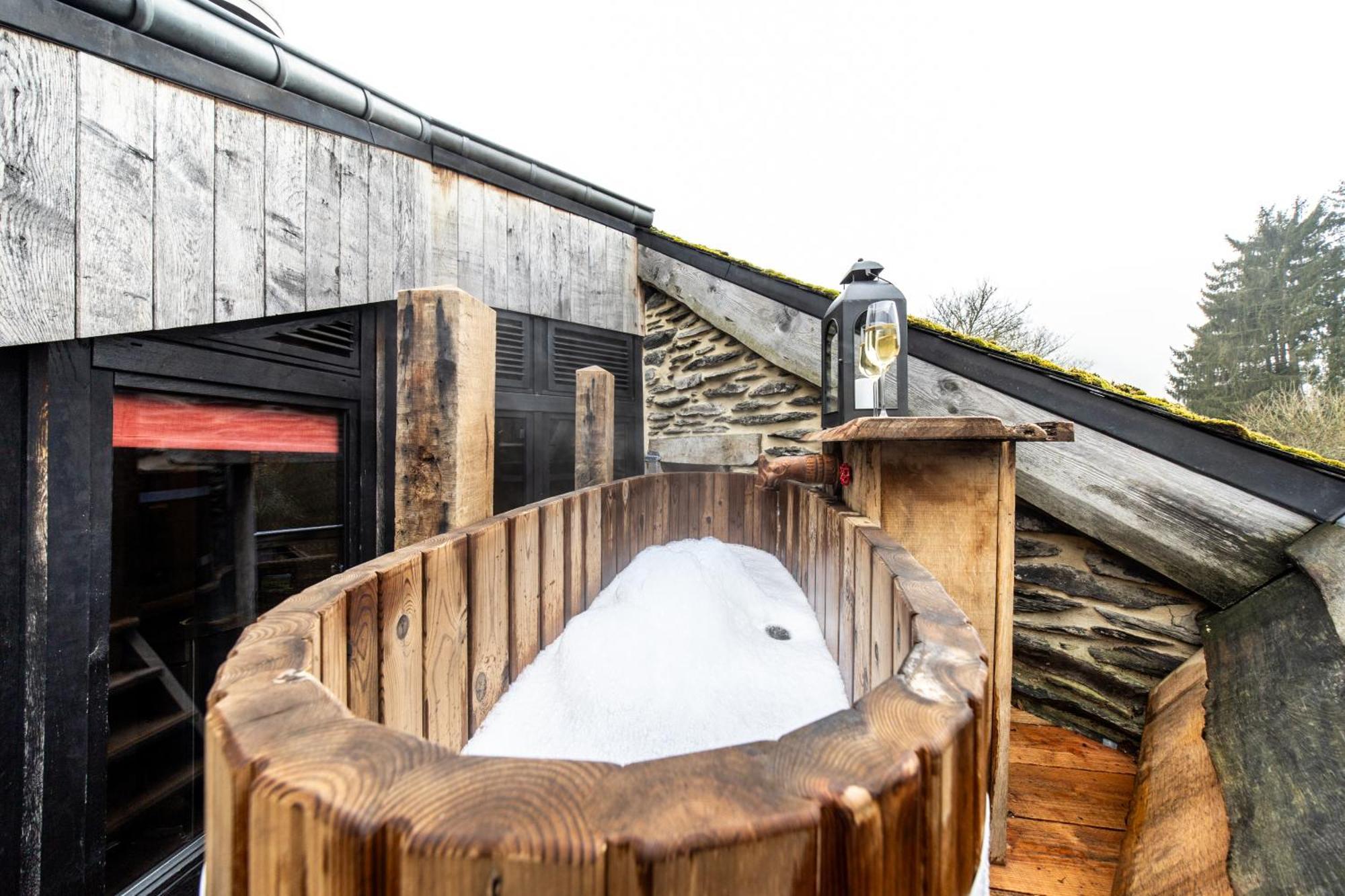 Les Cabanes De Rensiwez Mabompre Exteriör bild